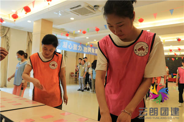南京夏季拓展訓(xùn)練——悅吉餐飲室內(nèi)拓展培訓(xùn)活動(dòng)