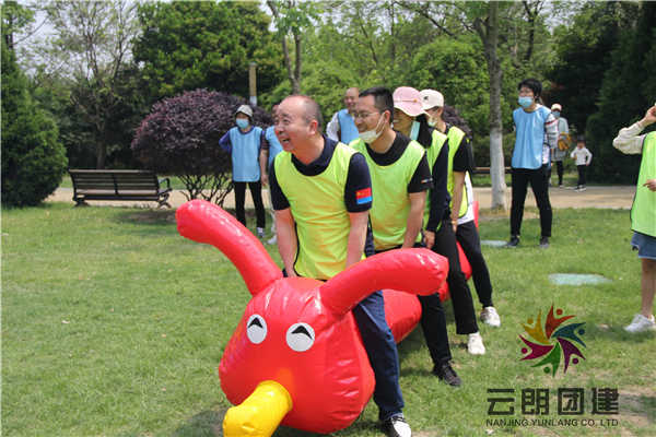 南京拓展訓(xùn)練云朗團(tuán)隊.jpg