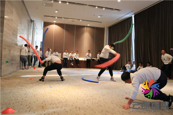 南京主題拓展訓練——枕頭大戰(zhàn)趣味團建活動