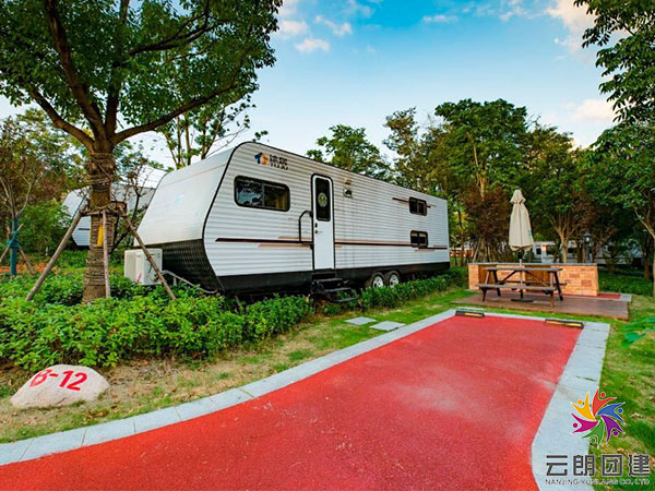 鎮(zhèn)江拓展團(tuán)建基地—途居圌山露營地